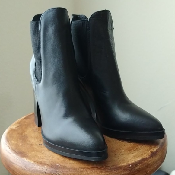 Charles David Ankle Boots sz 6 1/2 - Picture 2 of 9